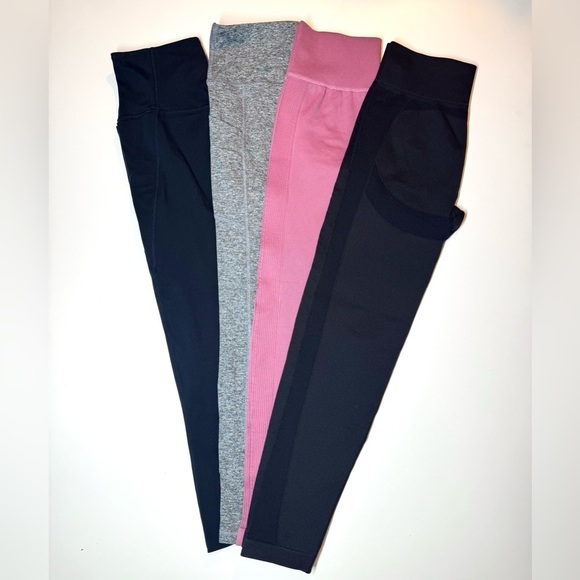 Set of 5 items - Blue and Black Sports Bra with Leggings Set - Size M - Picture 2 of 16